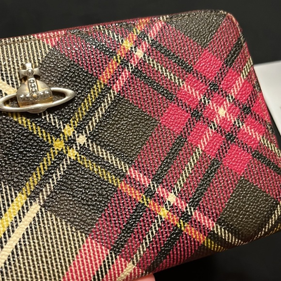 SOLD✨Vivienne Westwood✨ Red Tartan Orb Zippy Wallet EUC - Picture 15 of 17